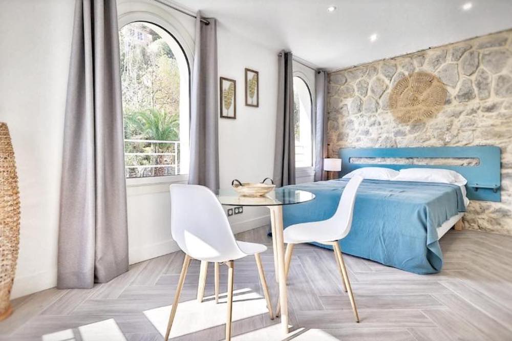 Garavan suite with pool and sea views