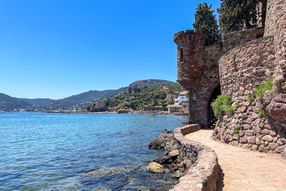 Coastal path behind the Chateau de la Napoule