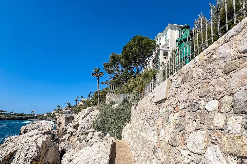 Bronze Winston Churchill statue overlooking the Mediterranean from the gardens of Villa Capponcina near Monaco