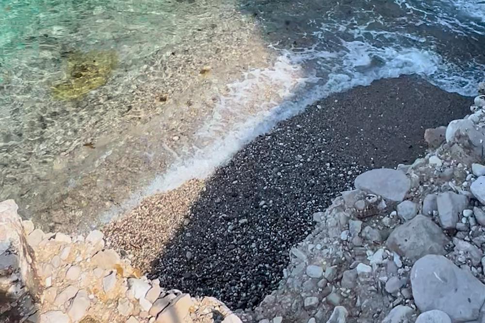 Creek on the coastal path to Plage Mala