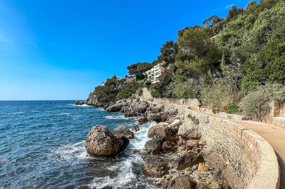 Plage Mala coastal path