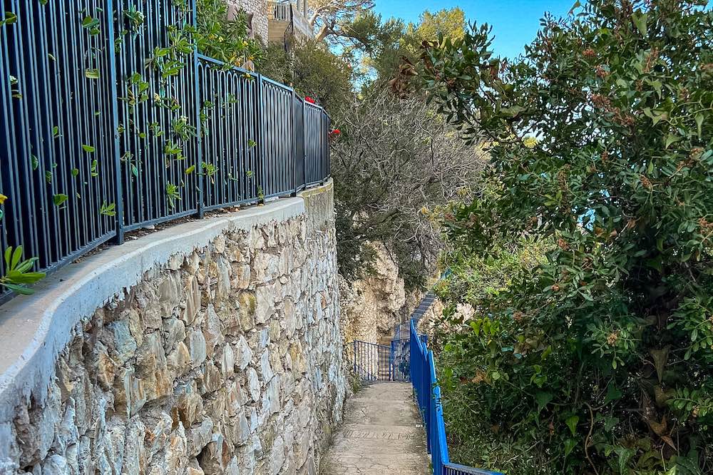 Plage Mala staircase