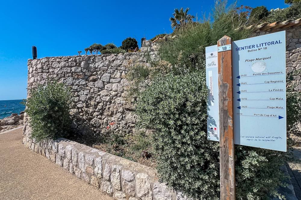 Signpost at Plage Marquet near Monaco