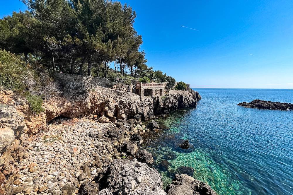 Swimming cove along the Cap d'Antibes coastal path