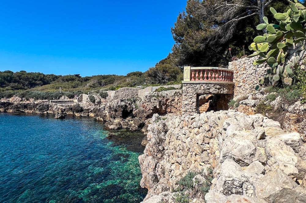 Turquoise waters along Cap d'Antibes path