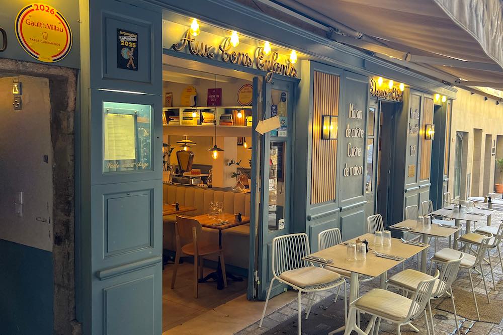 Facade of Aux Bons Enfants Cannes